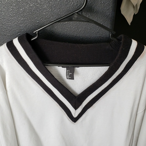 white/black tunic varsity sweater - Picture 3 of 4
